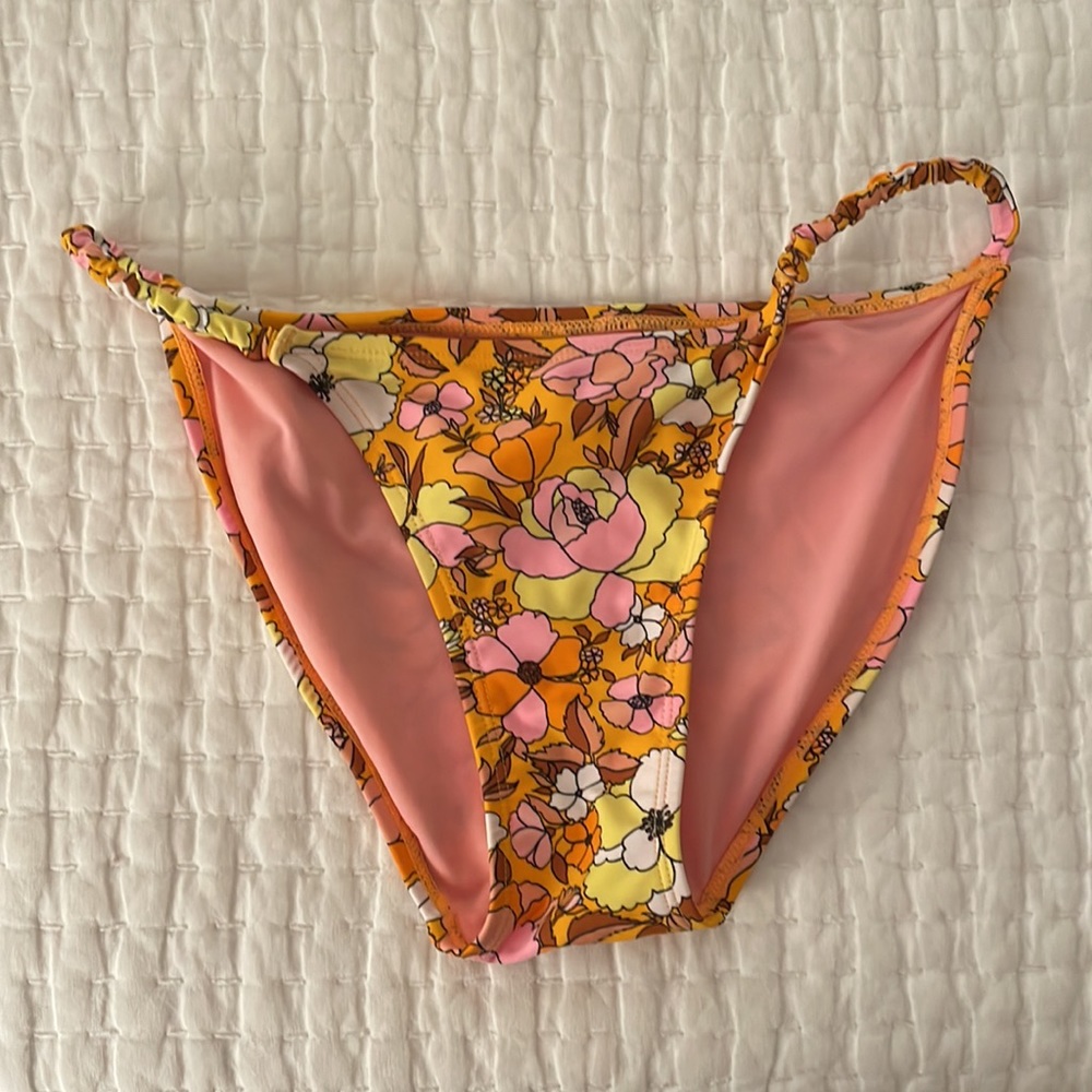 Target swimsuit - Picture 5 of 6